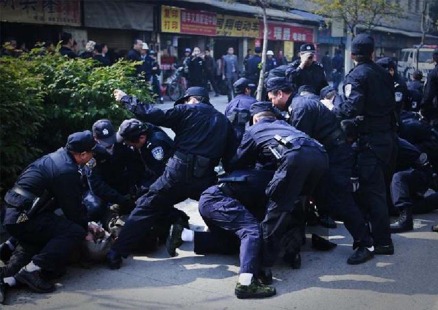 Chinese police break up pneumoconiosis protest